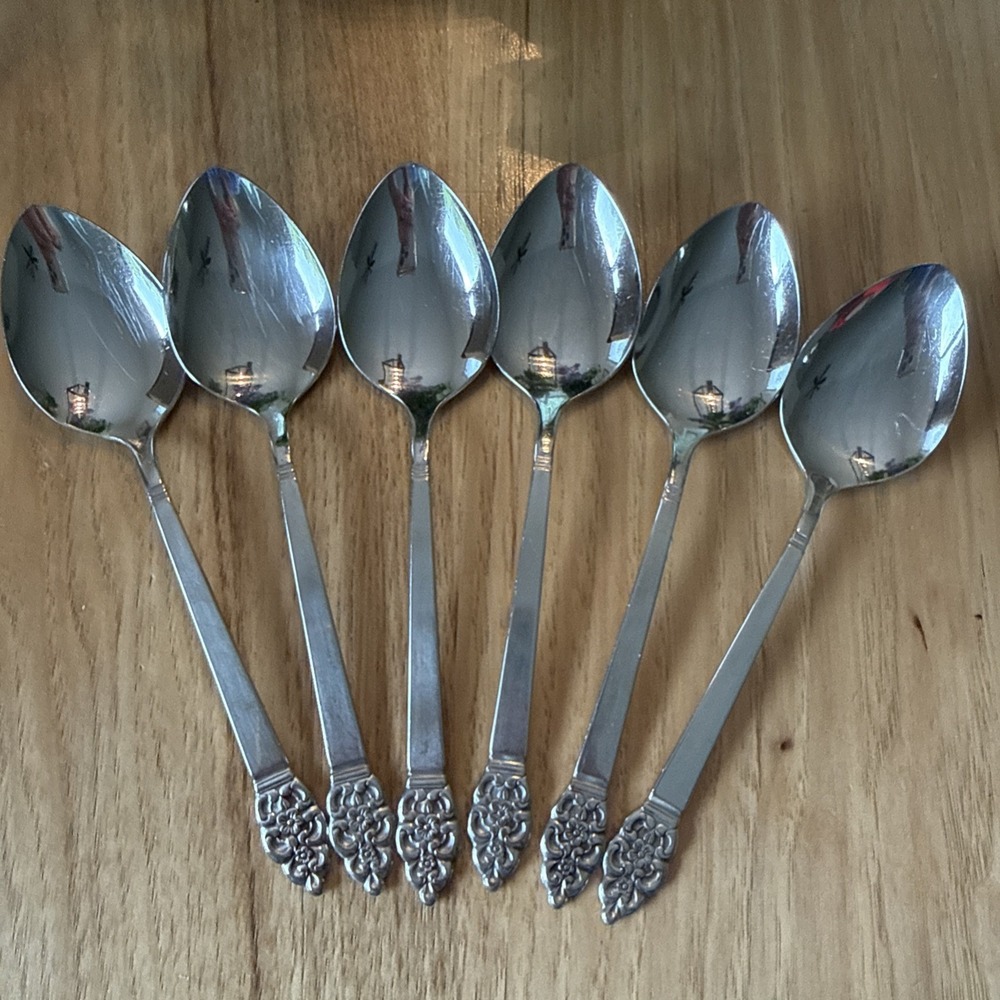 6-Oneida Deluxe NORDIC CROWN Stainless PLACE / SOUP SPOON 6 3/4"